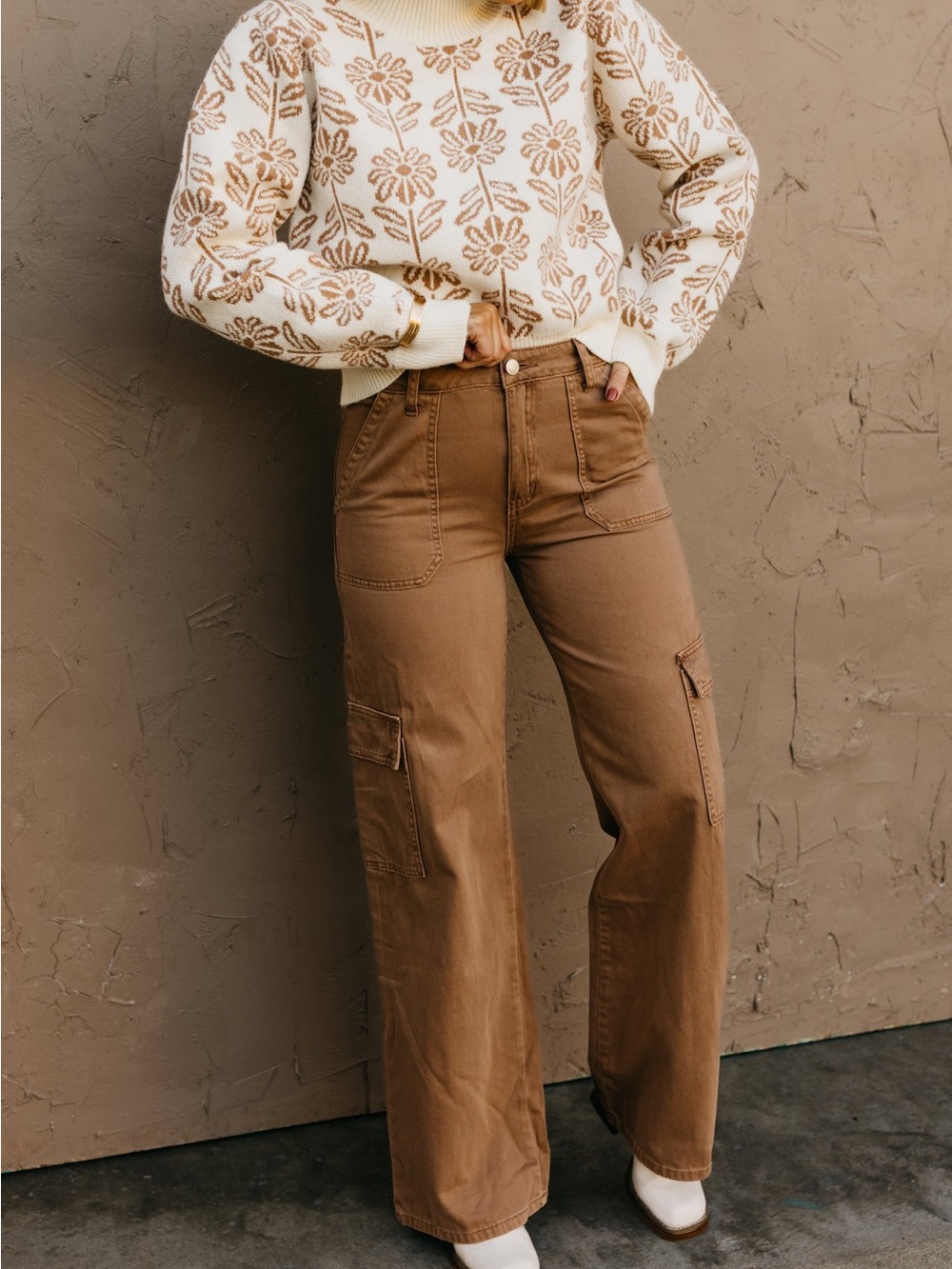 Vervet Olivia Wide leg cargo tan jeans